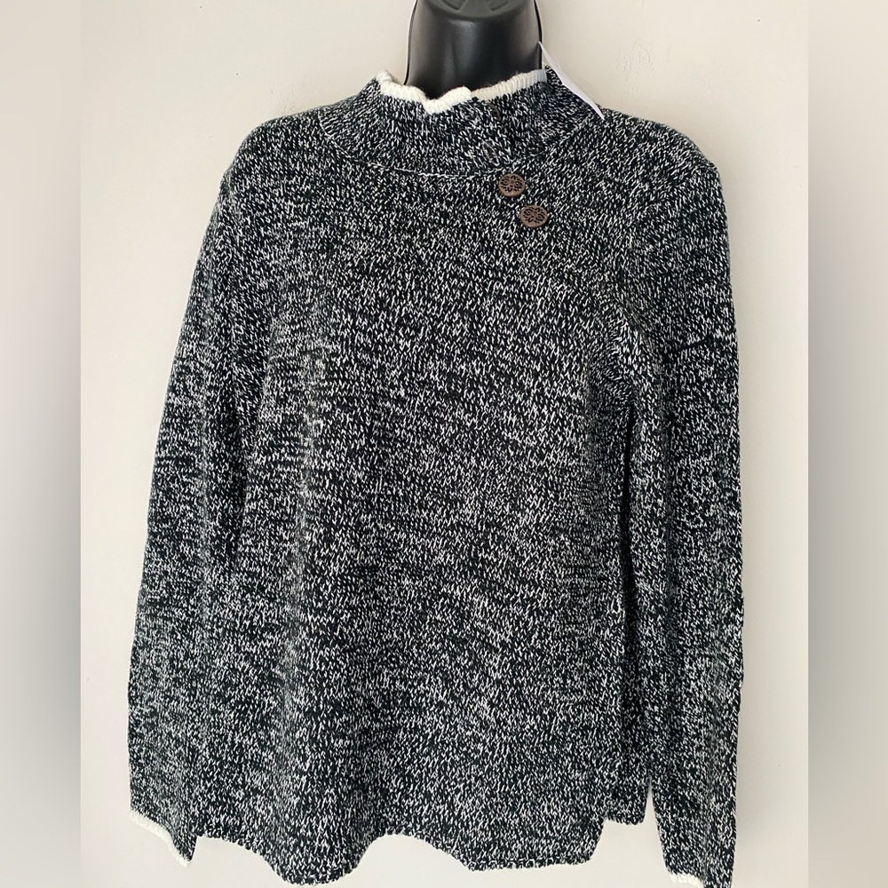 NWOT Appleseed’s Size M Sweater.